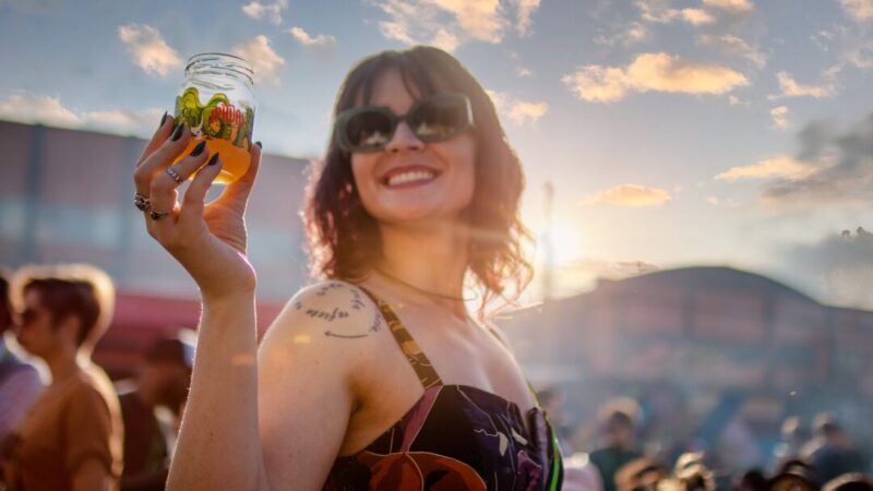 Com mais de 30 cervejarias e dez bandas IPA Day Brasil vai harmonizar cerveja e música